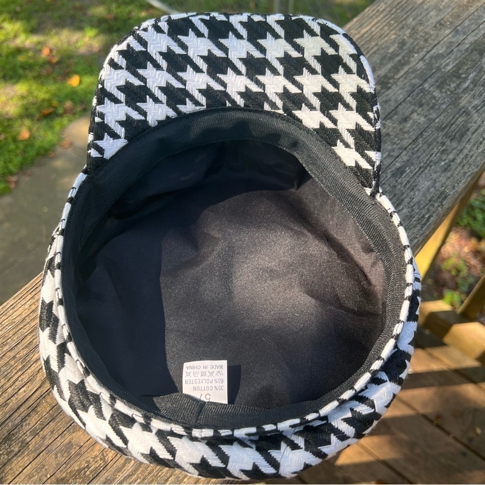 Houndstooth cabbie style hat - Picture 6 of 9